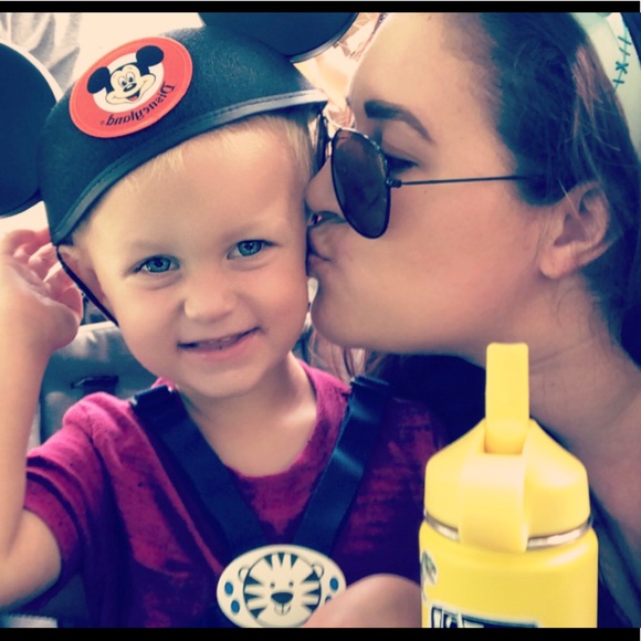 Meet your Posher, Bronte - Picture 1 of 1